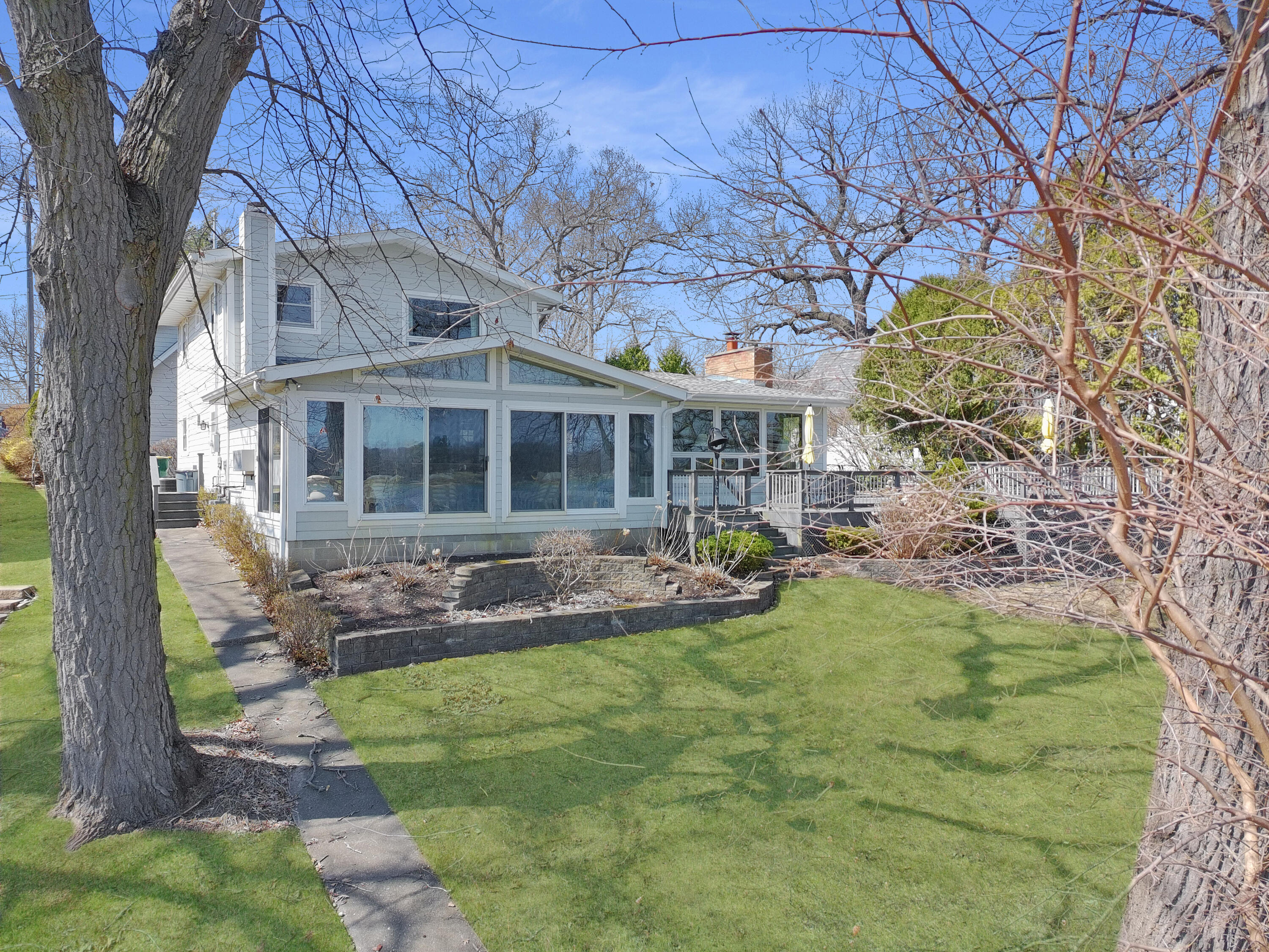 N1140 Tombeau Road Bloomfield, WI 53128 - Photo 34 of 46 Lake side