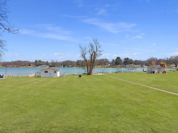 $1,099,700 | N1140 Tombeau Road, Bloomfield, WI 53128