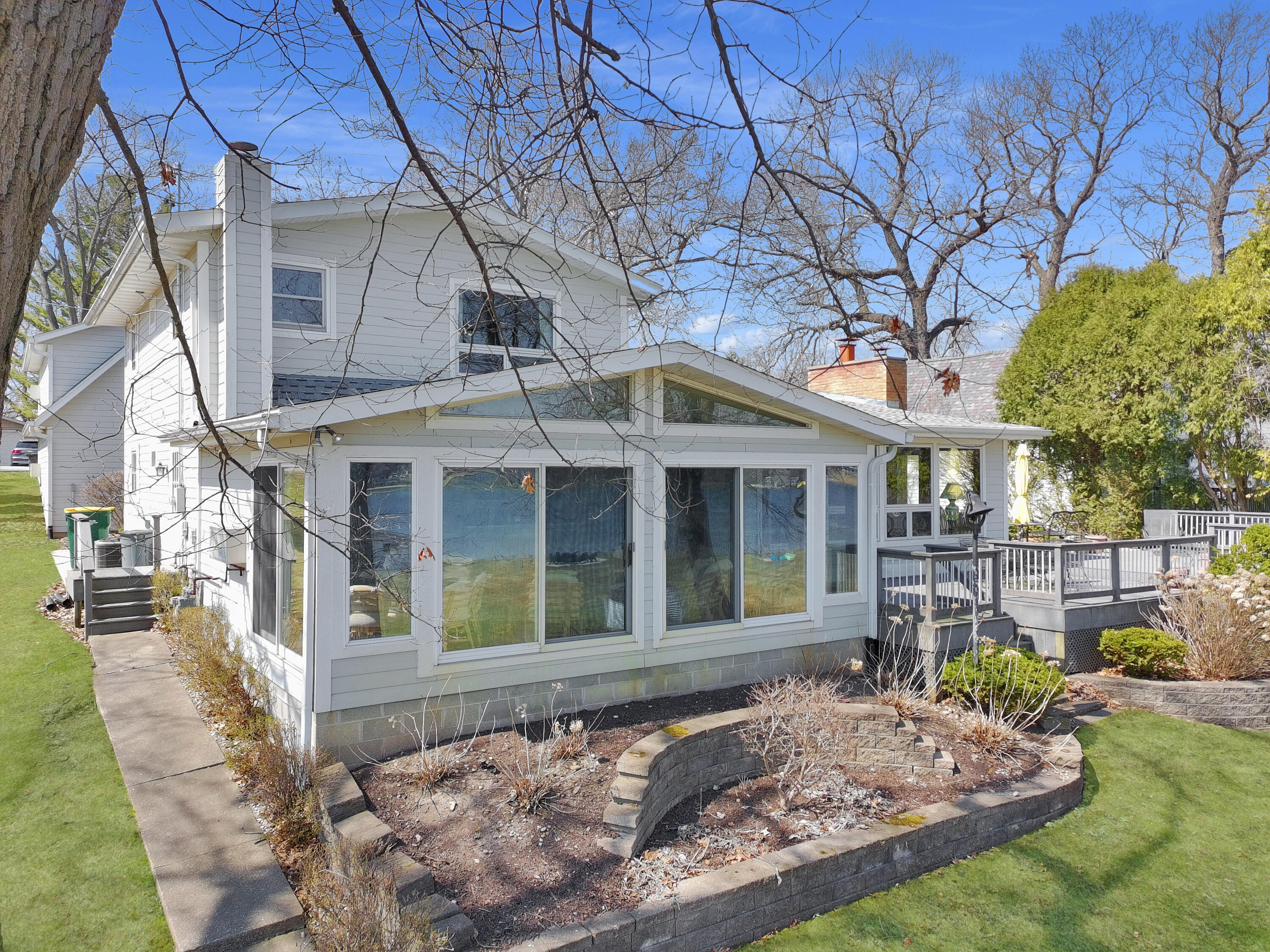 N1140 Tombeau Road Bloomfield, WI 53128 - Photo 4 of 46 Lake side