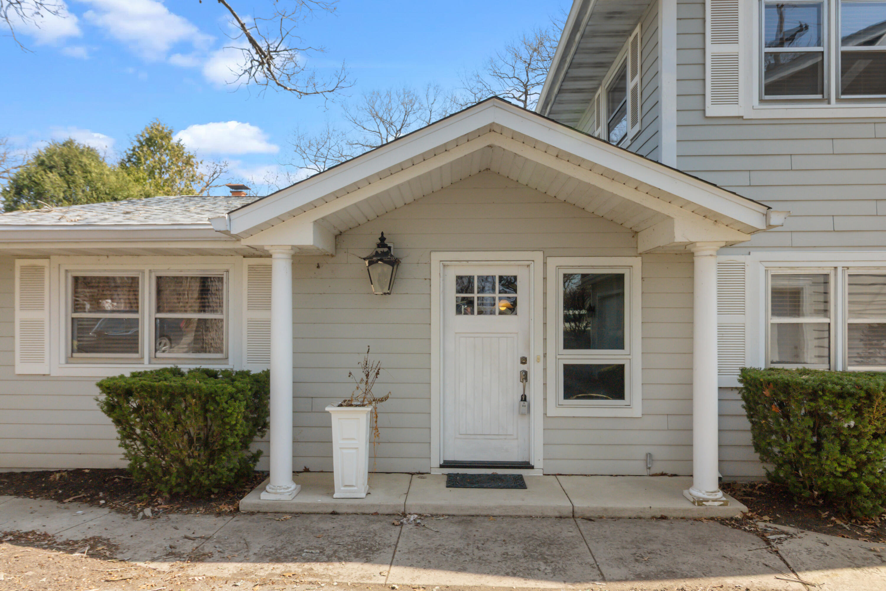 N1140 Tombeau Road Bloomfield, WI 53128 - Photo 44 of 46 Front door