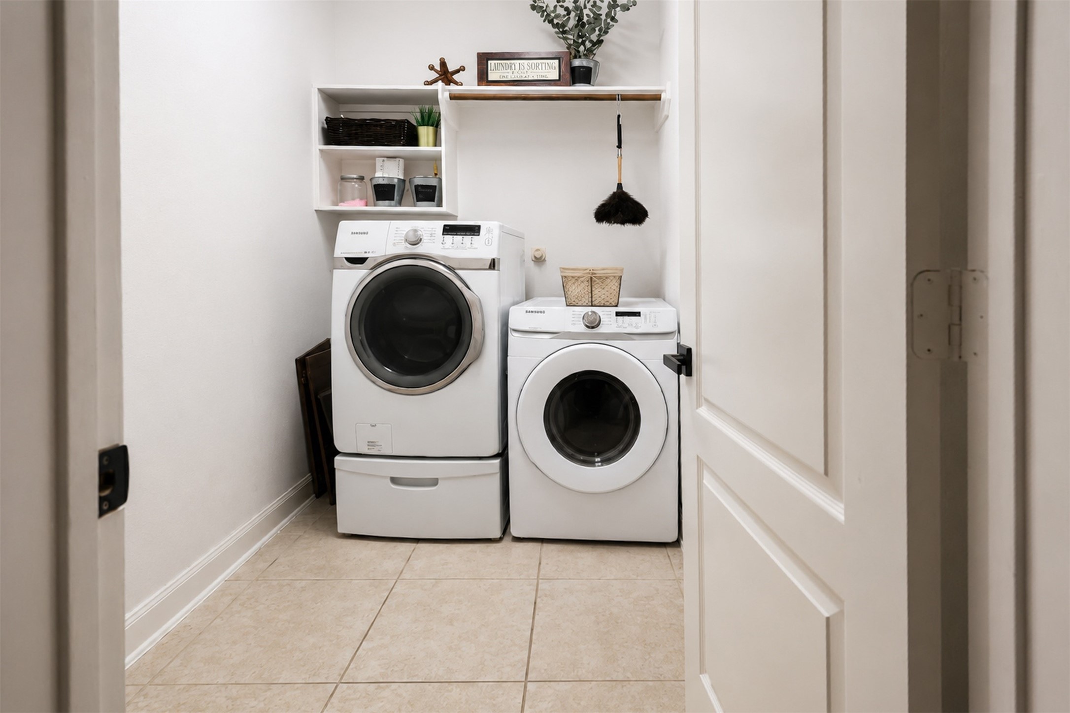 22 Sandwell Place Spring, TX 77389 - Photo 33 of 45 Laundry room