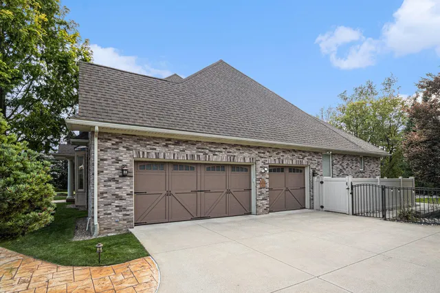 $635,000 | 318 Minges Hills Drive, Battle Creek, MI 49015
