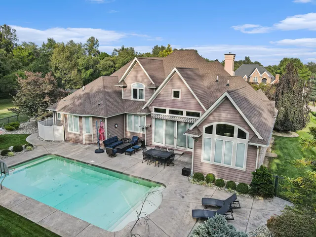 $635,000 | 318 Minges Hills Drive, Battle Creek, MI 49015