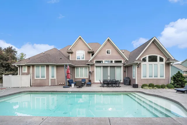 $635,000 | 318 Minges Hills Drive, Battle Creek, MI 49015