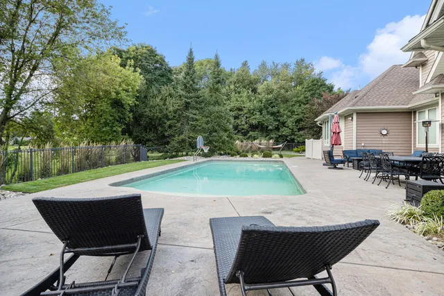 $635,000 | 318 Minges Hills Drive, Battle Creek, MI 49015