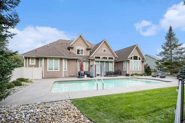 $635,000 | 318 Minges Hills Drive, Battle Creek, MI 49015
