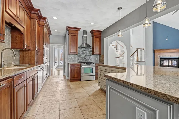 $635,000 | 318 Minges Hills Drive, Battle Creek, MI 49015