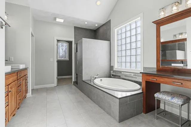 $635,000 | 318 Minges Hills Drive, Battle Creek, MI 49015