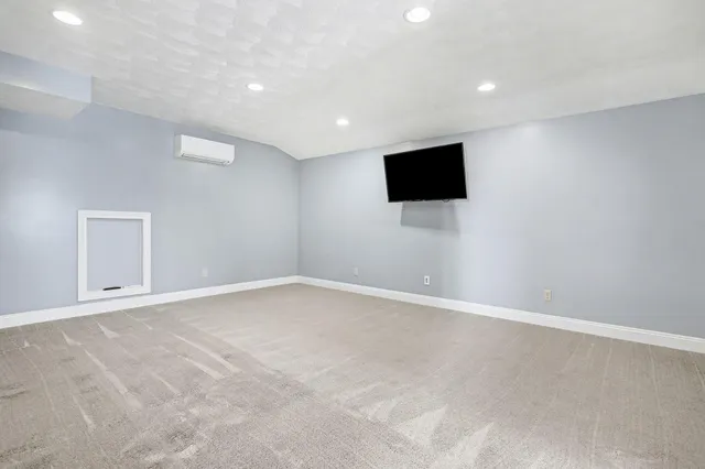 $635,000 | 318 Minges Hills Drive, Battle Creek, MI 49015