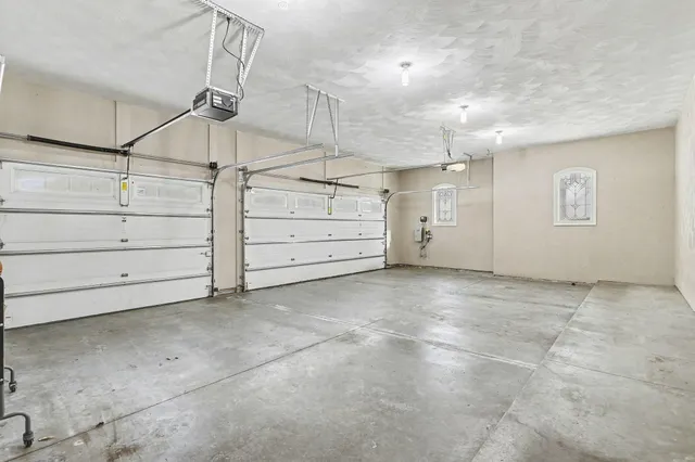 $635,000 | 318 Minges Hills Drive, Battle Creek, MI 49015