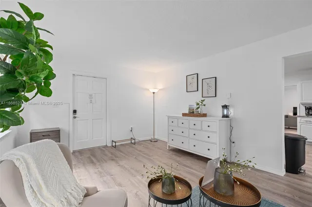 $1,800 | 4255 Wee Street, Unit 4255, Mount Dora, FL 32757