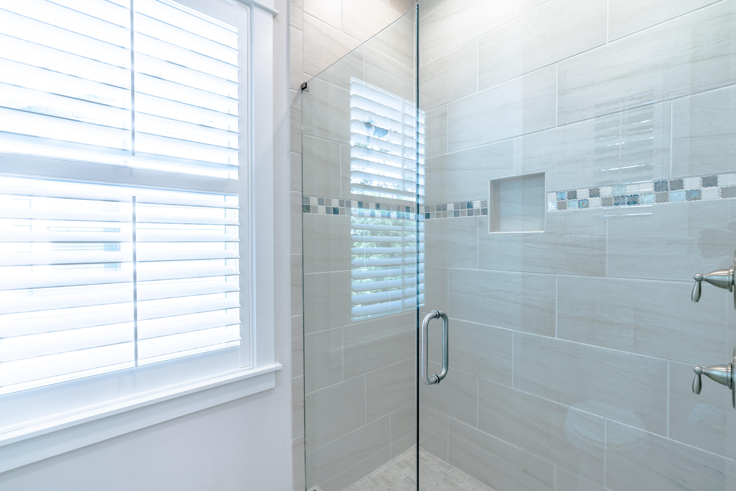 259 Milestone Dr Inlet Beach, Unit B Inlet Beach, FL 32461 - Photo 29 of 48 a bathroom with a shower and a window