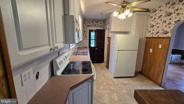 $410,000 | 200 East 5th Street, Lansdale, PA 19446