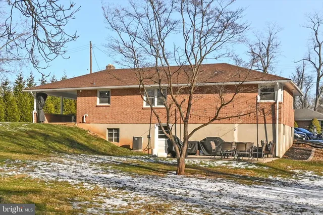 $275,000 | 2800 Hialeah Court, York, PA 17408