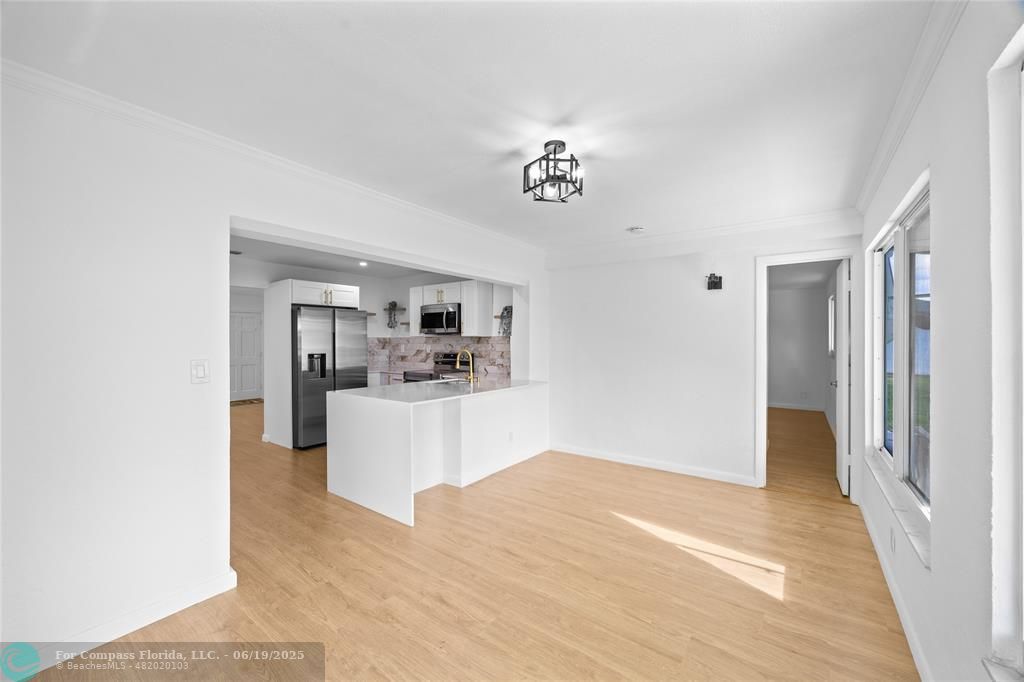 2920 Northwest 2nd Avenue Pompano Beach, FL 33064 - Photo 22 of 34 Sunroom