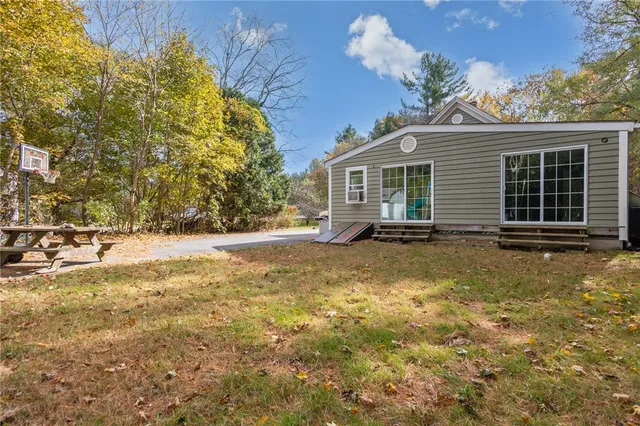 $399,900 | 6 North Road, Foster, RI 02825