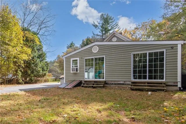 $399,900 | 6 North Road, Foster, RI 02825