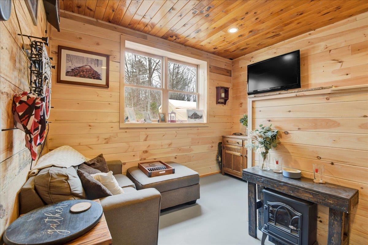 487 Rue Madeline Readsboro, VT 05350 - Photo 20 of 54