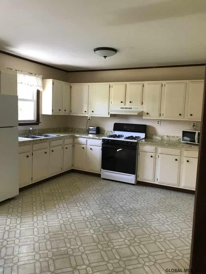 386 Gansevoort Road Moreau, NY 12828 - Photo 2 of 11 Photo 2