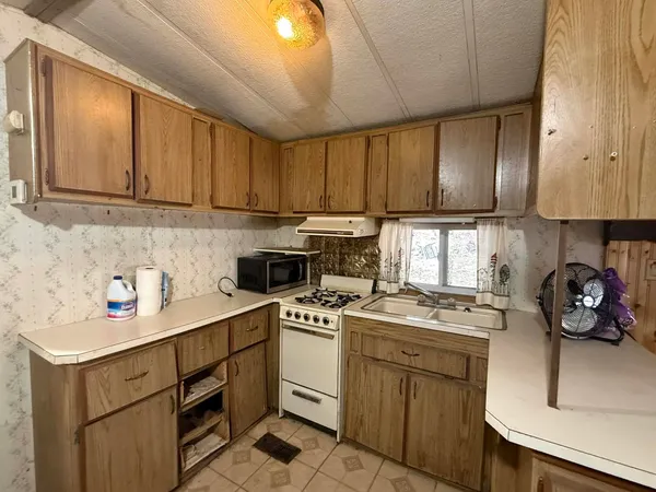 $69,900 | 2829 4th, Oxford, WI 53952