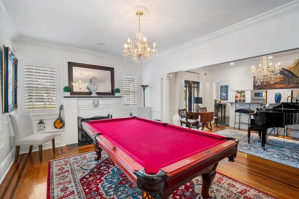 2402 North Ridgewood Avenue Tampa, FL 33602 - Photo 20 of 56 a room with pool table and flat screen tv