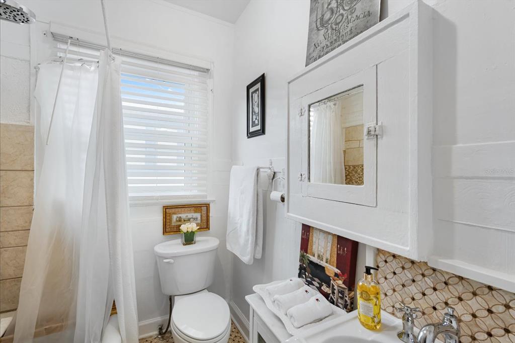 2402 North Ridgewood Avenue Tampa, FL 33602 - Photo 25 of 56