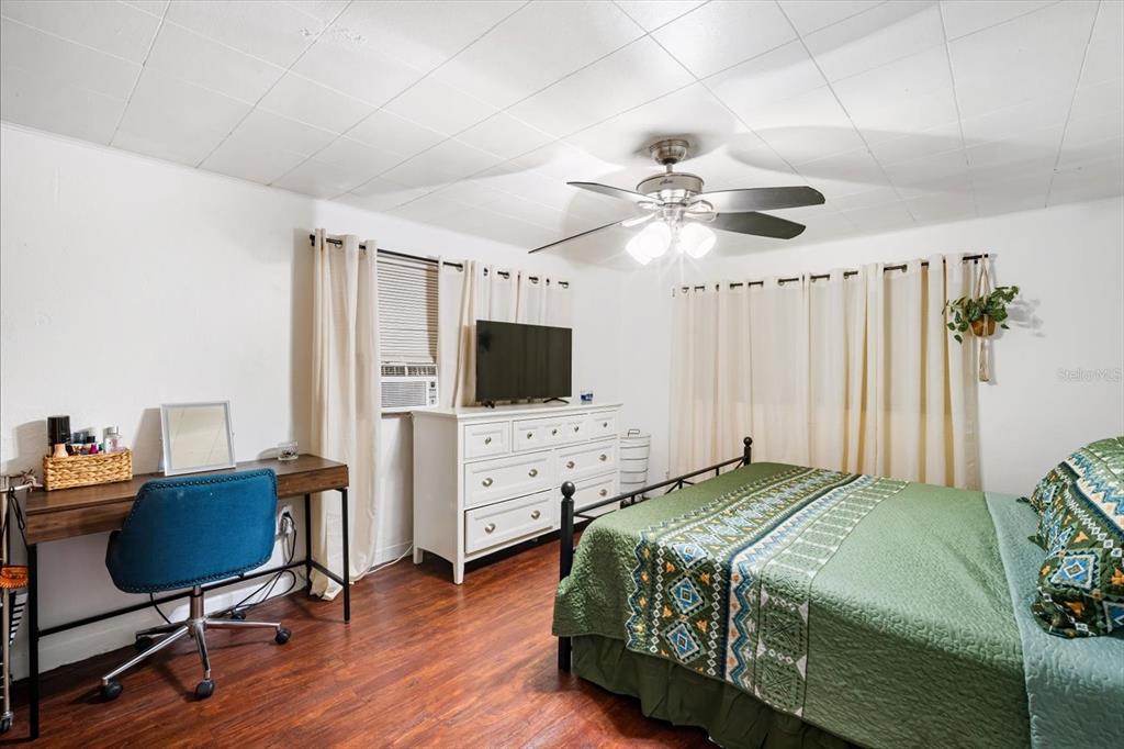 2402 North Ridgewood Avenue Tampa, FL 33602 - Photo 39 of 56