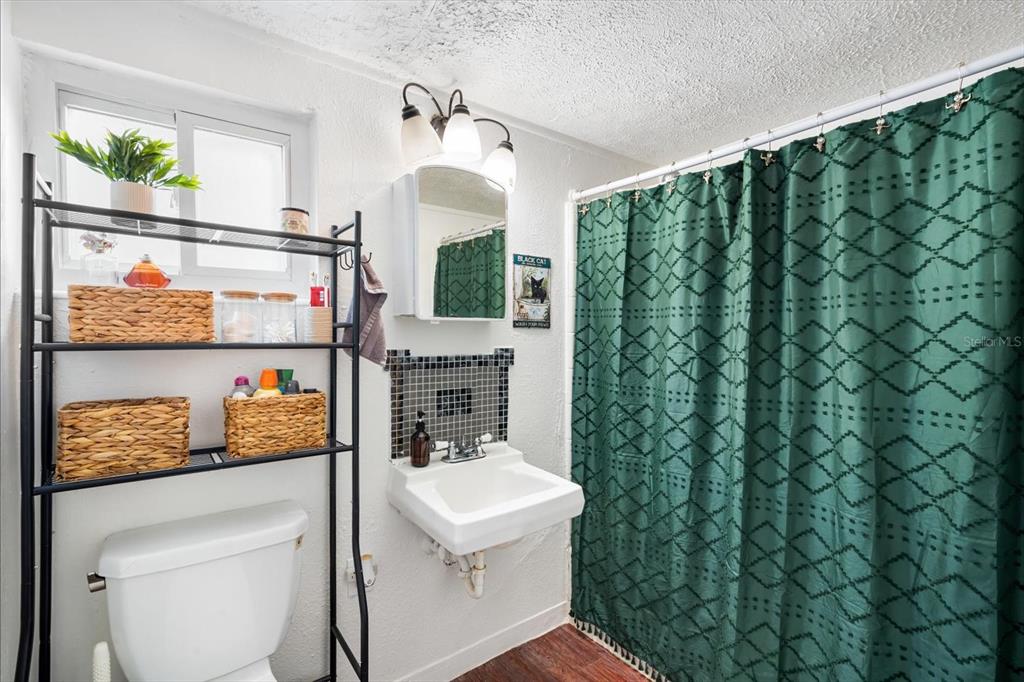 2402 North Ridgewood Avenue Tampa, FL 33602 - Photo 40 of 56