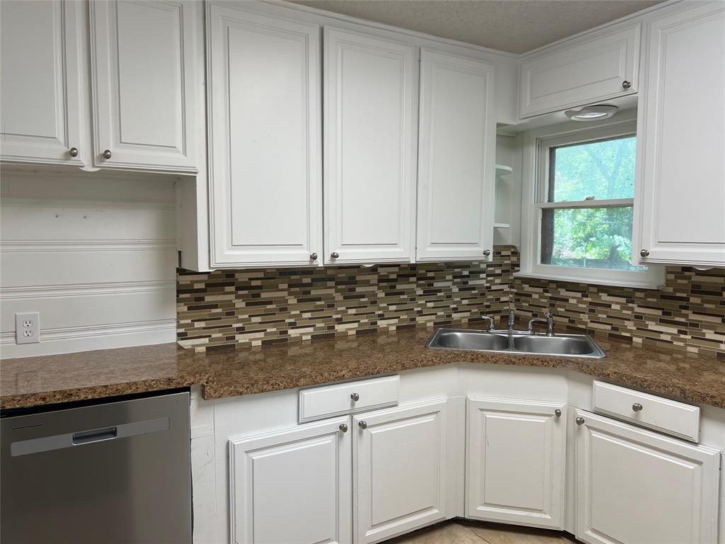 213 Wanda Way Hurst, TX 76053 - Photo 15 of 29