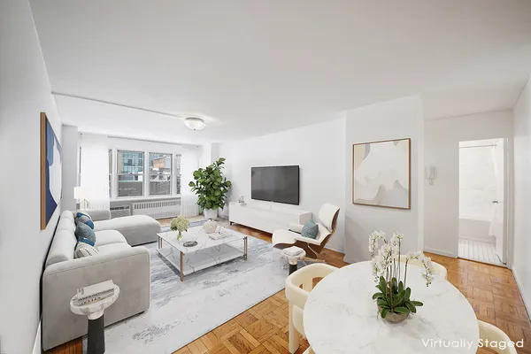 $890,000 | 155 East 38th Street, Unit 6B | Murray Hill