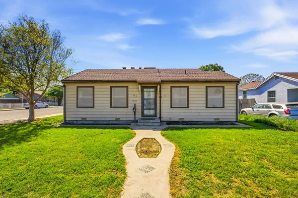 $280,000 | 133 Oleander Avenue, Lemoore, CA 93245