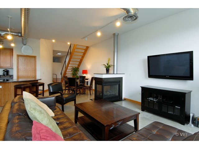 1694 Simms Street, Unit 1694 Aurora, IL 60504 - Photo 3 of 16