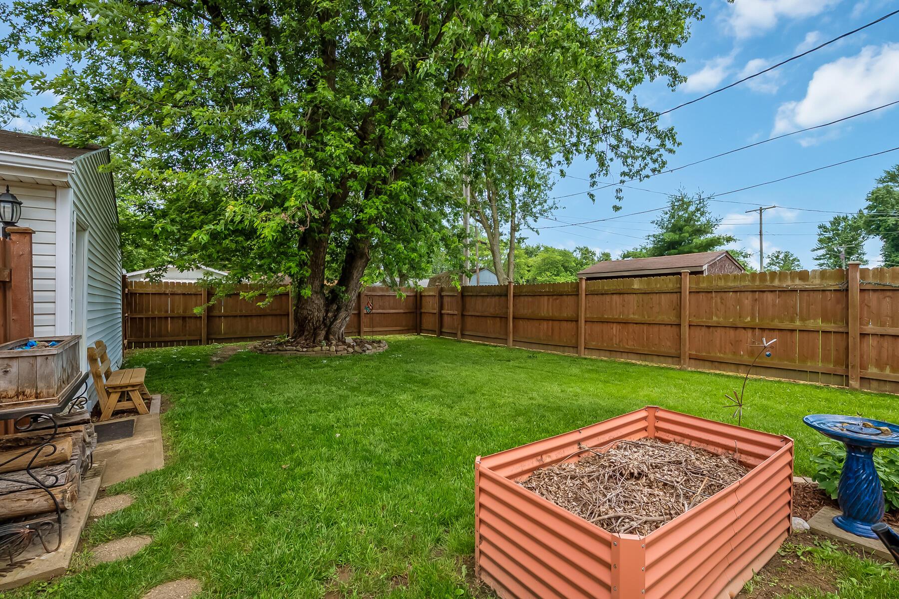 19 Vaughn Road Delaware, OH 43015 - Photo 7 of 32 Fenced Back Yard