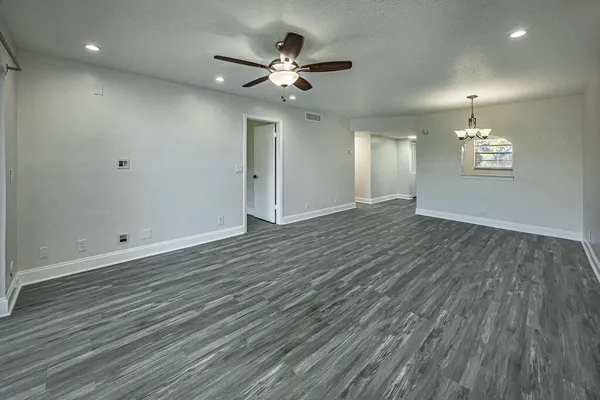 $2,400 | 829 Camino Road, Unit 206C, Delray Beach, FL 33445