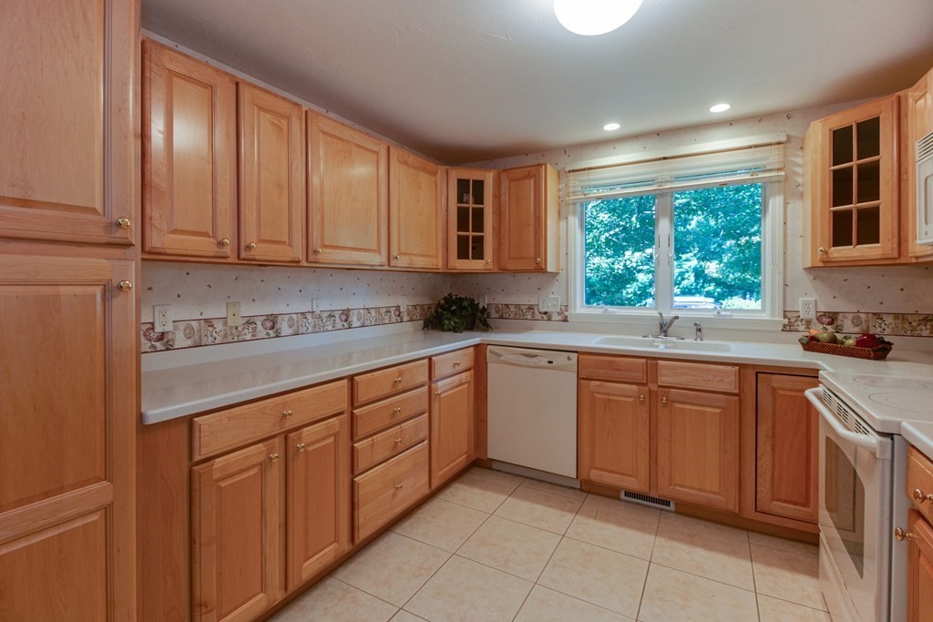5 North Ridge Road, Unit 5 Mashpee, MA 02649 - Photo 7 of 34