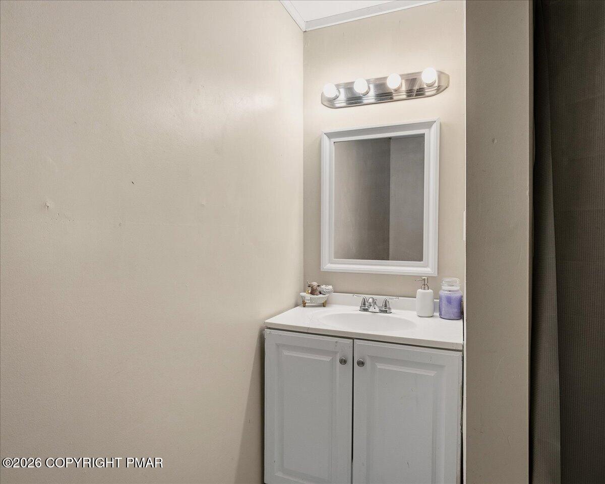 3084 Pleasant View Drive Gilbert, PA 18331 - Photo 16 of 25 22-HomeView_Media-3084_Pleasant_View_Dr