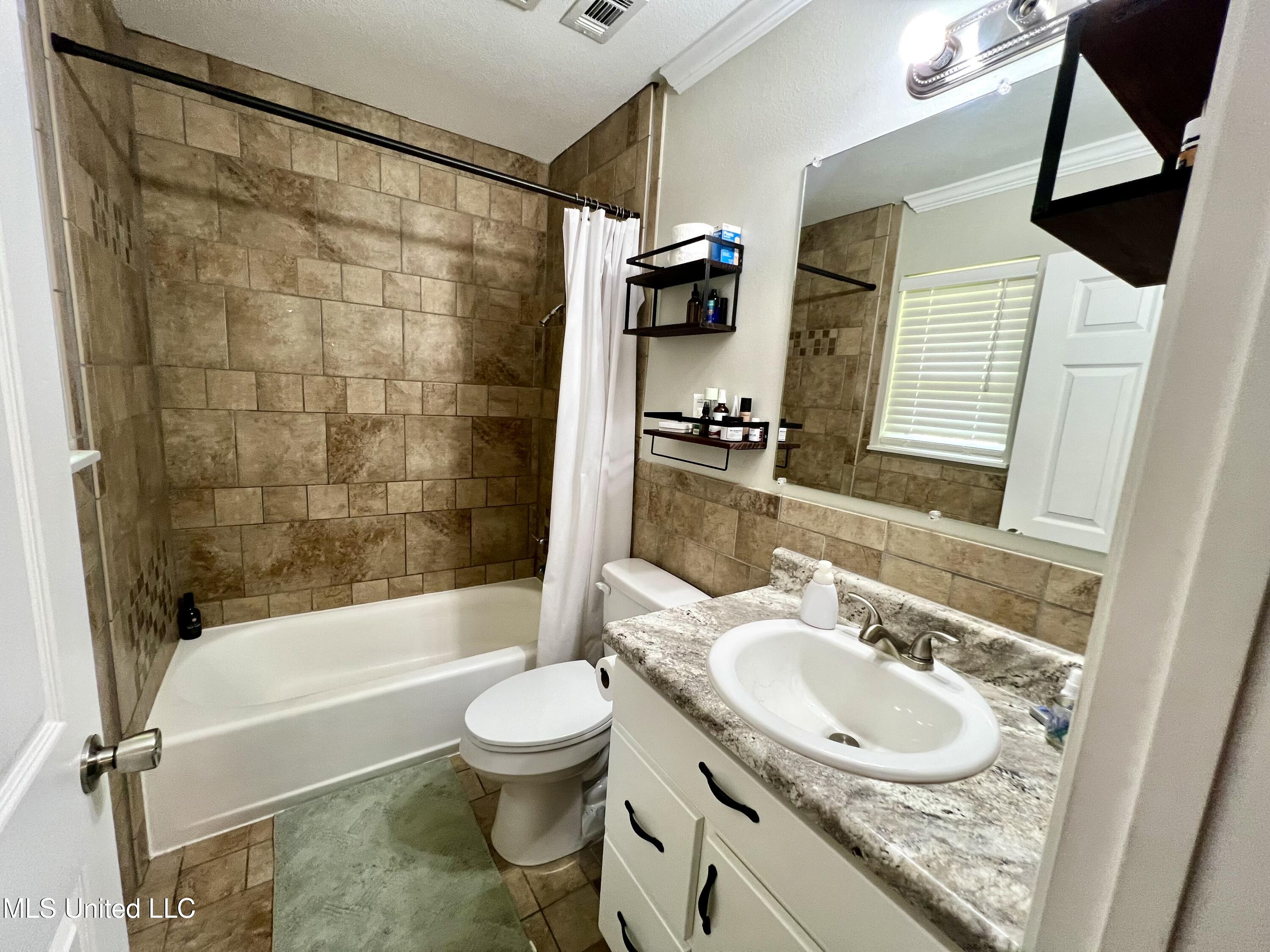 2621 Pintail Road Moss Point, MS 39562 - Photo 23 of 46 IMG_8074