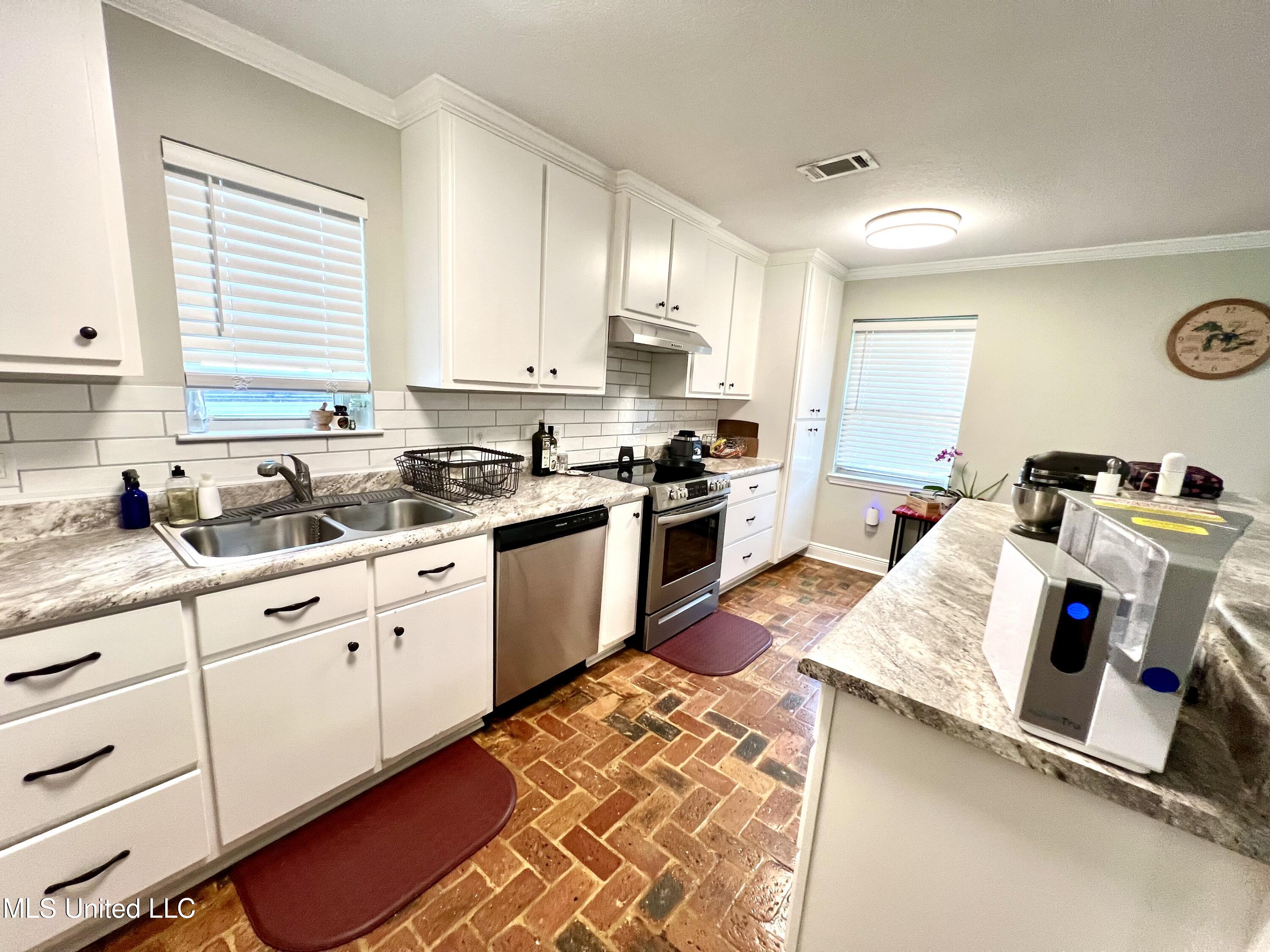 2621 Pintail Road Moss Point, MS 39562 - Photo 41 of 46 IMG_8062