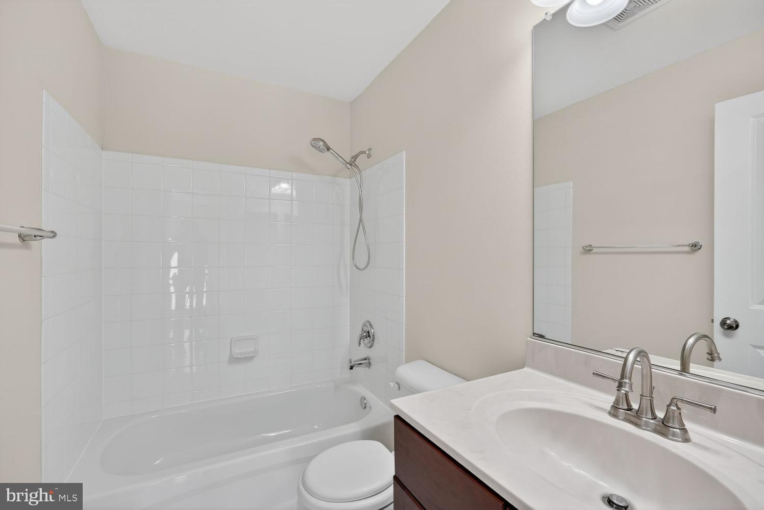 9209 Maggies Way Laurel, MD 20723 - Photo 15 of 34 Hall Bathroom (Upper Level)