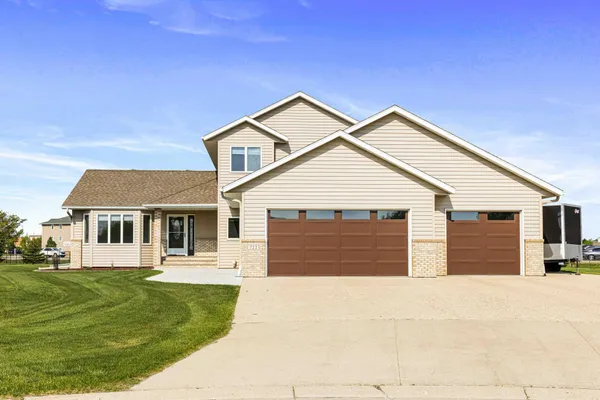 $579,900 | 722 42 Avenue South, Moorhead, MN 56560