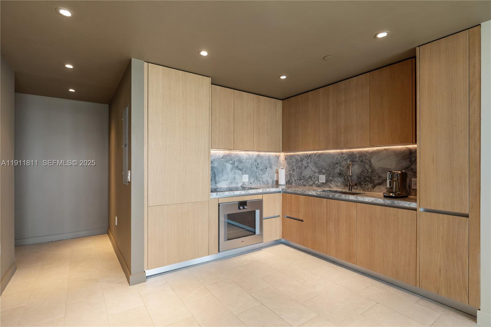 500 Alton Road, Unit 802 Miami Beach, FL 33139 - Photo 14 of 53