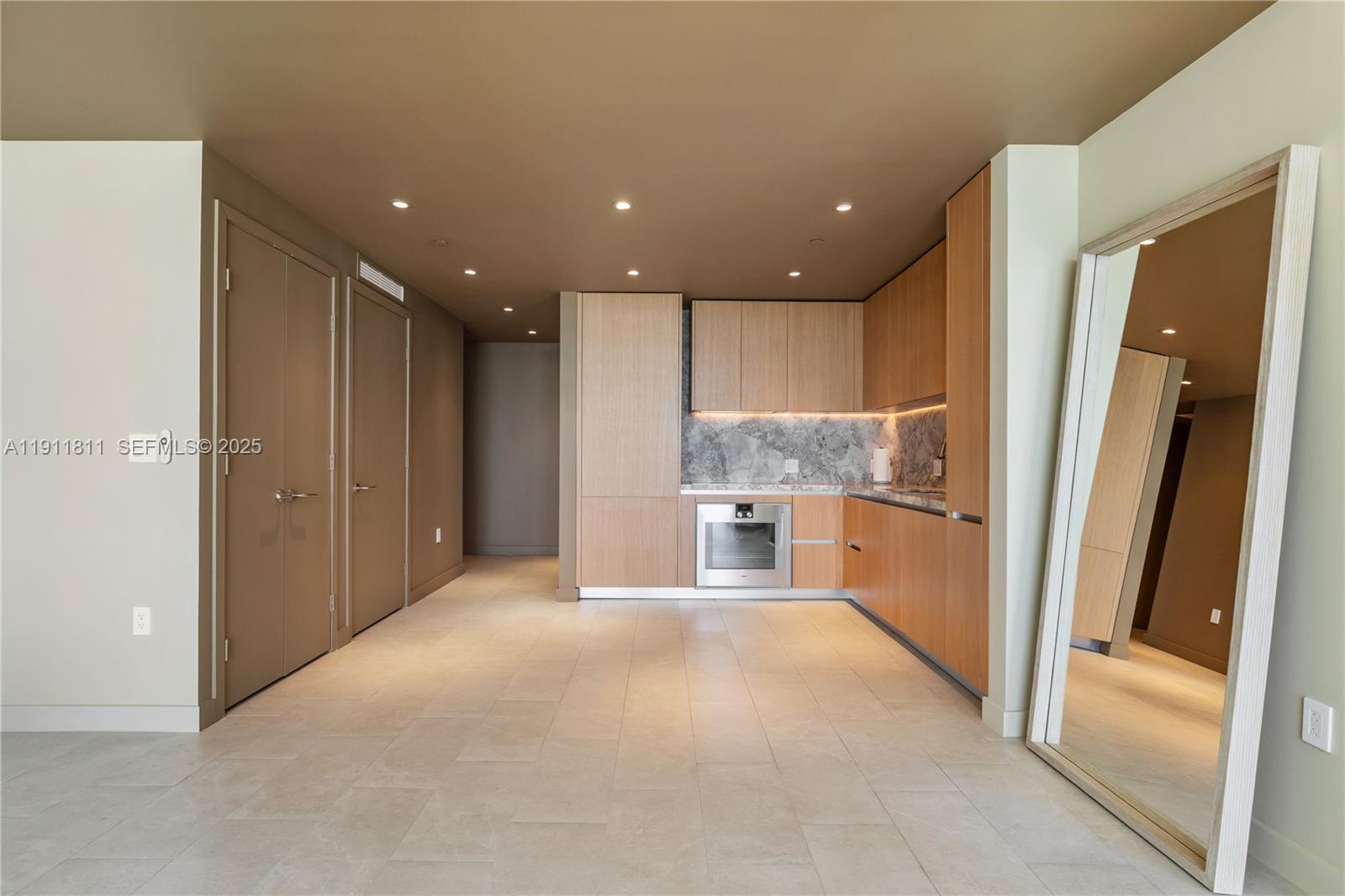 500 Alton Road, Unit 802 Miami Beach, FL 33139 - Photo 15 of 53