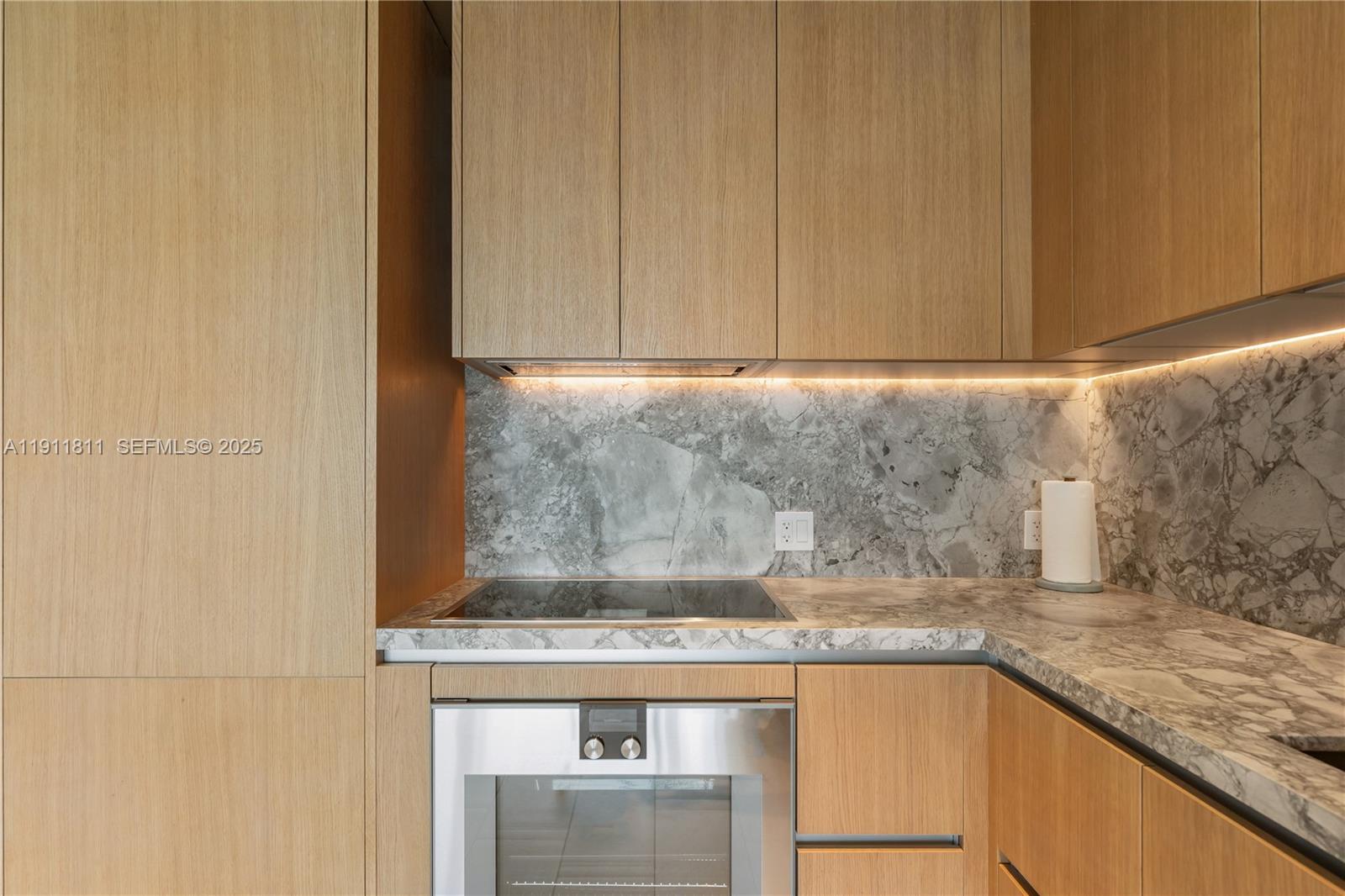 500 Alton Road, Unit 802 Miami Beach, FL 33139 - Photo 17 of 53