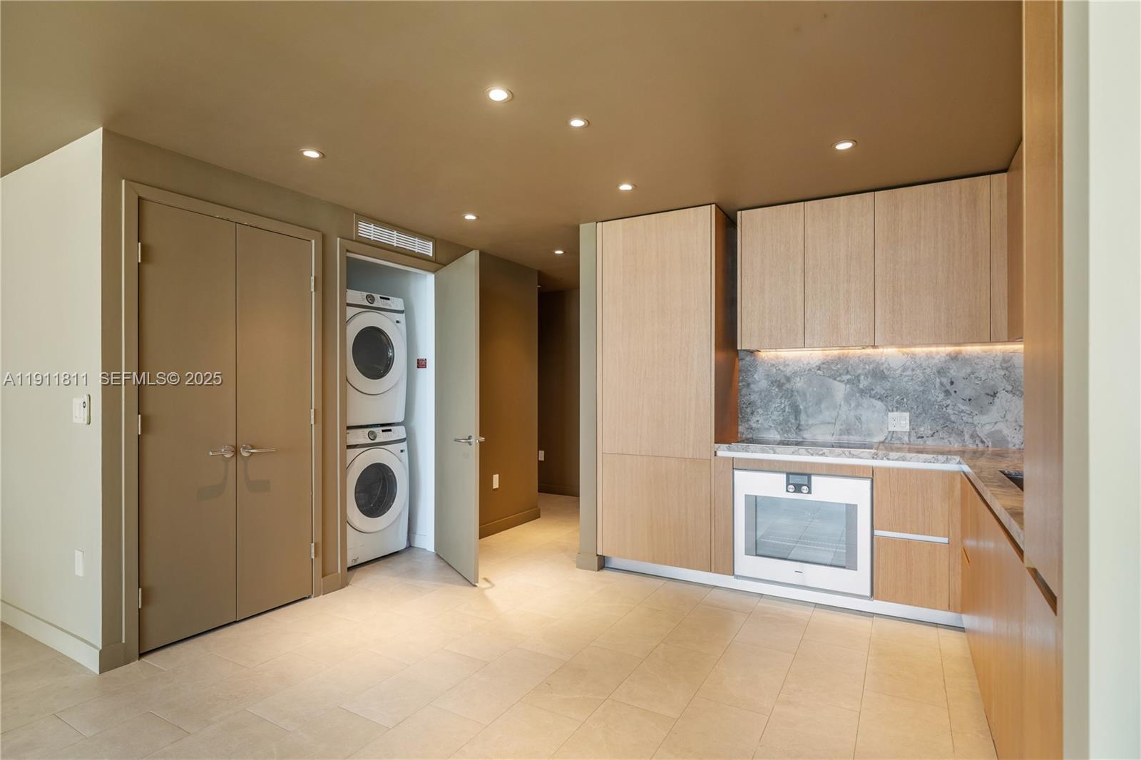 500 Alton Road, Unit 802 Miami Beach, FL 33139 - Photo 18 of 53