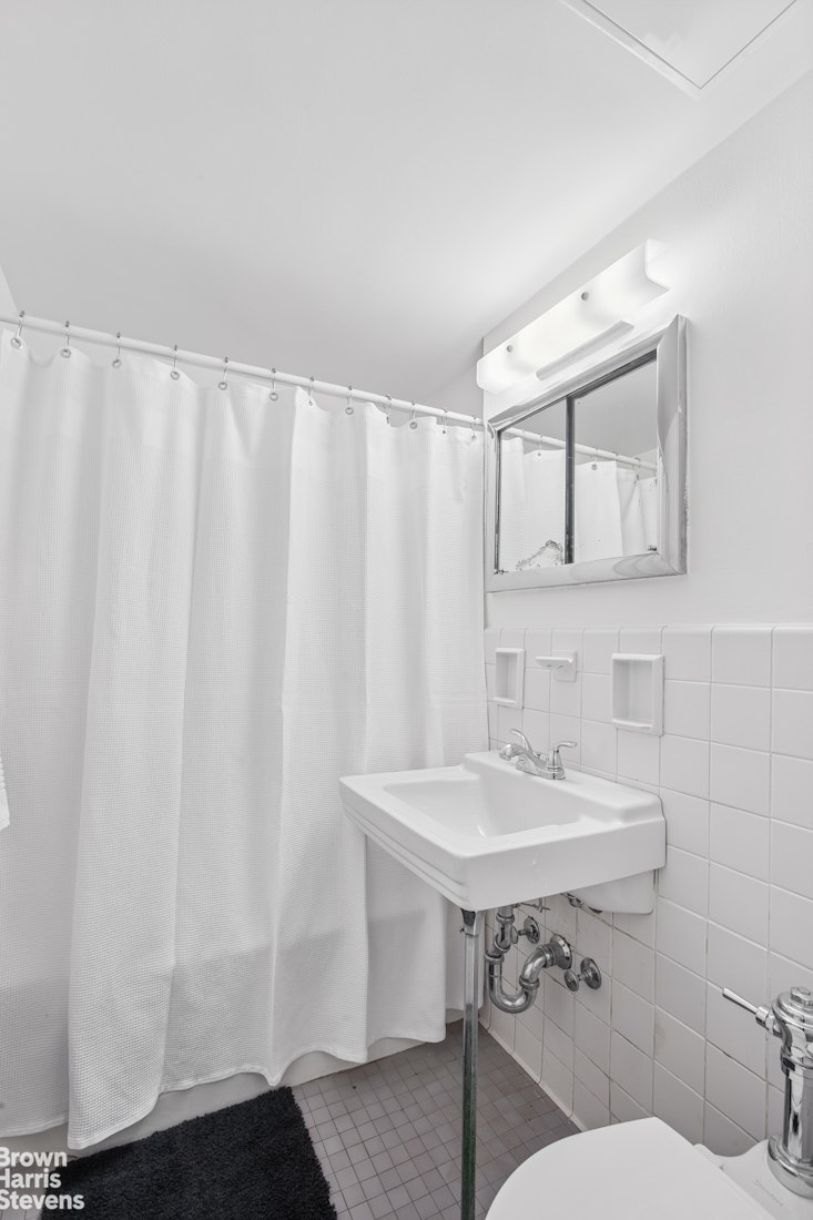 60 Remsen Street, Unit 10C Brooklyn, NY 11201 - Photo 12 of 17