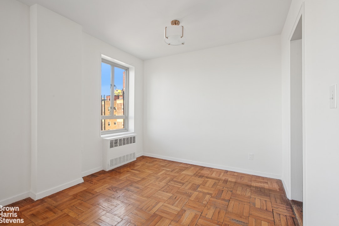 60 Remsen Street, Unit 10C Brooklyn, NY 11201 - Photo 7 of 17