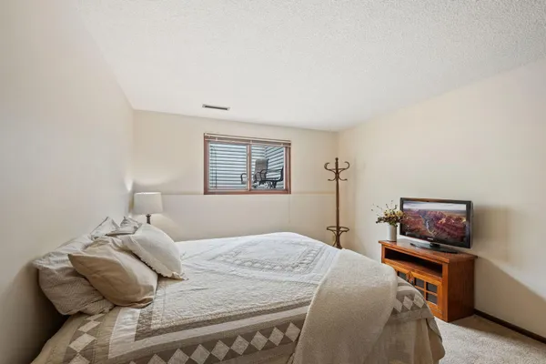 $290,000 | 13569 Everton Avenue, Apple Valley, MN 55124