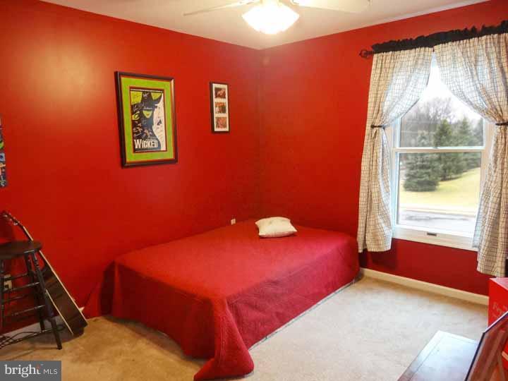 120 Spring Mt Road Schwenksville, PA 19473 - Photo 9 of 19 Gallery Image 9