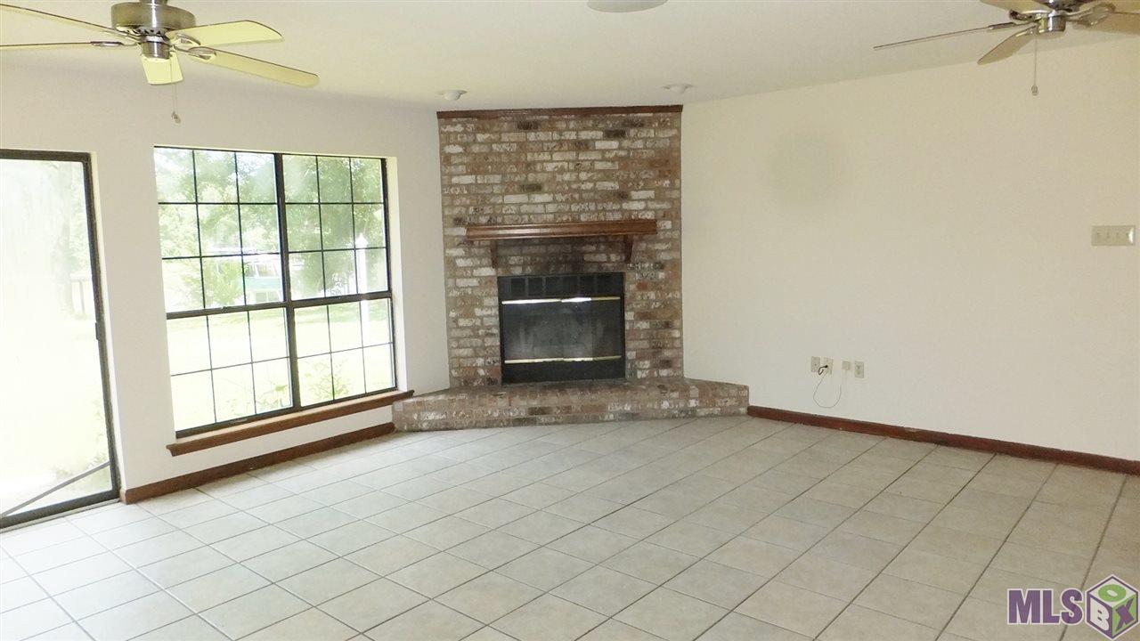 17476 Summerfield Road Prairieville, LA 70769 - Photo 3 of 22 Gallery Image 3