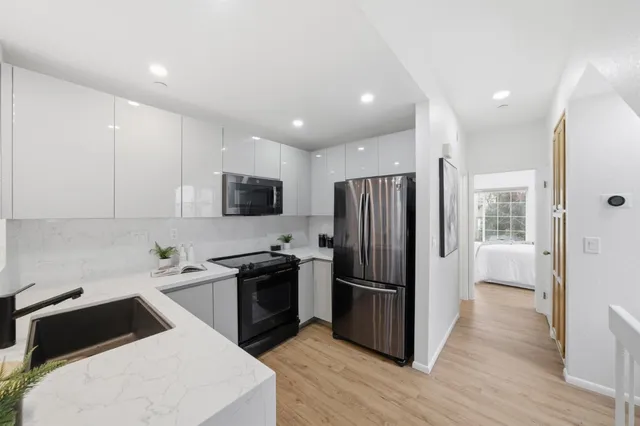 $1,249,000 | 968 Belmont Terrace, Unit 1, Sunnyvale, CA 94086